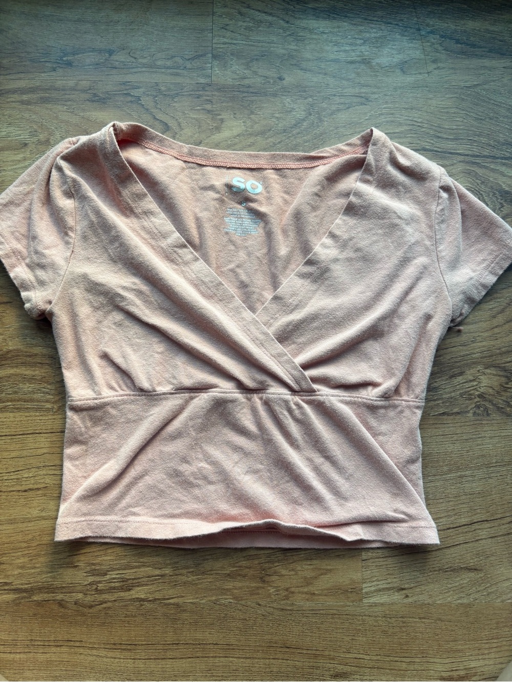 SO Peach Short-Sleeve Wrap Crop Top